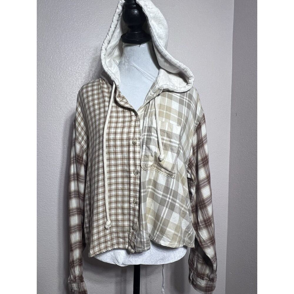 American Eagle Cropped Hooded Farmcore Plaid Brown Tan Flannel Shirt Size L